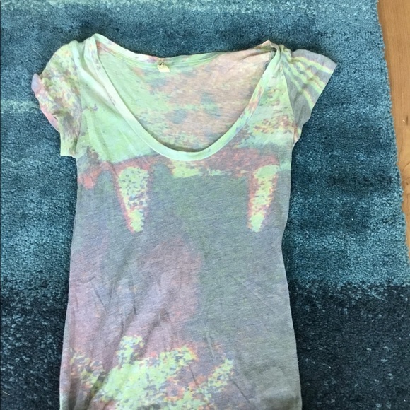 Scoopneck watercolour T-shirt. Very soft - Picture 1 of 2